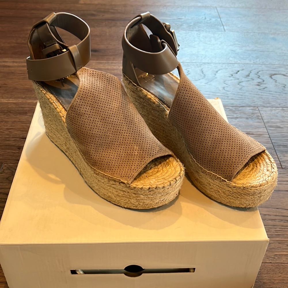 Marc Fisher Annie wedge